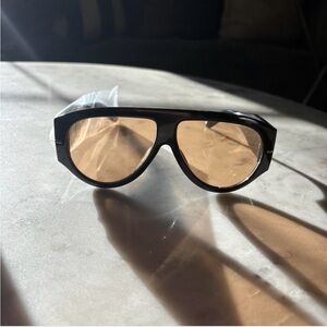 NWT aviator  Stylish Black Sunglasses with Brown Lenses